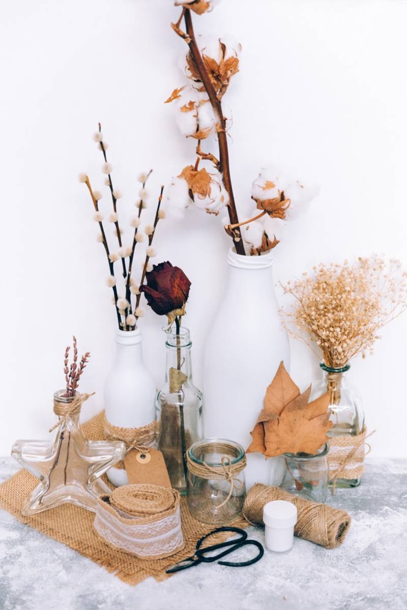handmade-decoration-bottle-burlap-wedding-ideas | decor