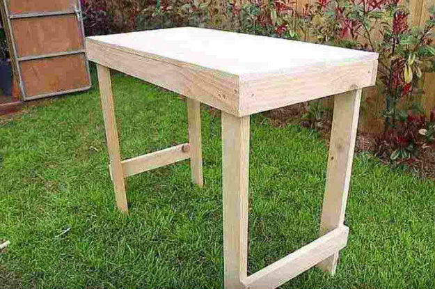Build This Simple And Affordable Work Bench in 60 Minutes | DIY Garden Wood Projects To Boost Your Property Value On A Budget