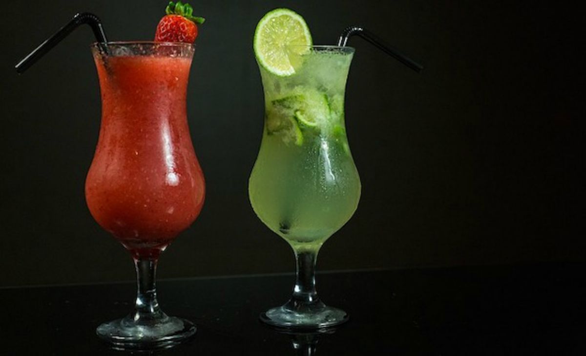 Two glasses of cocktails | Anti Valentines Day Party Ideas