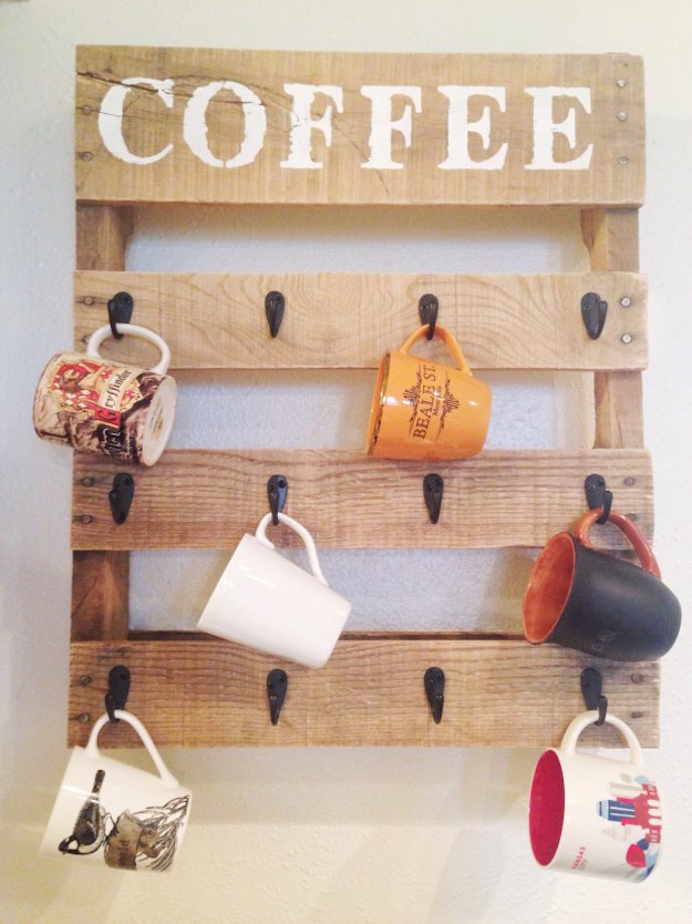Pallet Coffee Cup Holder | Cool DIY Wood Projects For Home Decor​ | DIY Projects