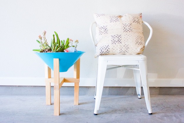 Wooden Plant Stand | Cool DIY Wood Projects For Home Decor​ | DIY Projects