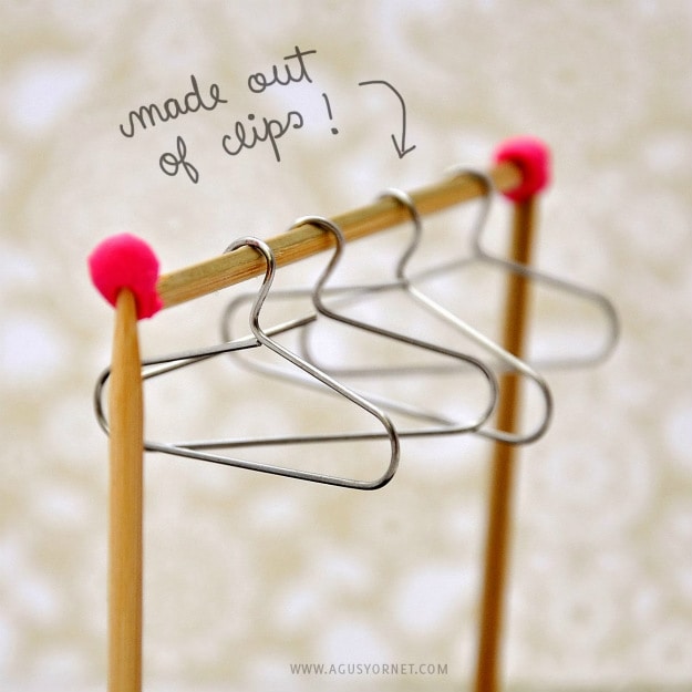 DIY Mini Hangers | Cool DIY Scrapbook Ideas You Have To Try