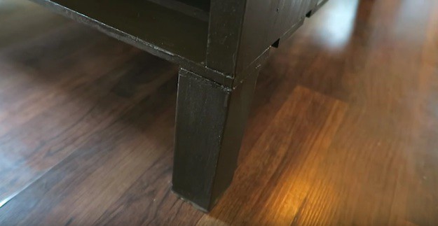 Attach The Legs | Rustic Wine Crate Coffee Table | An Upcycling Project
