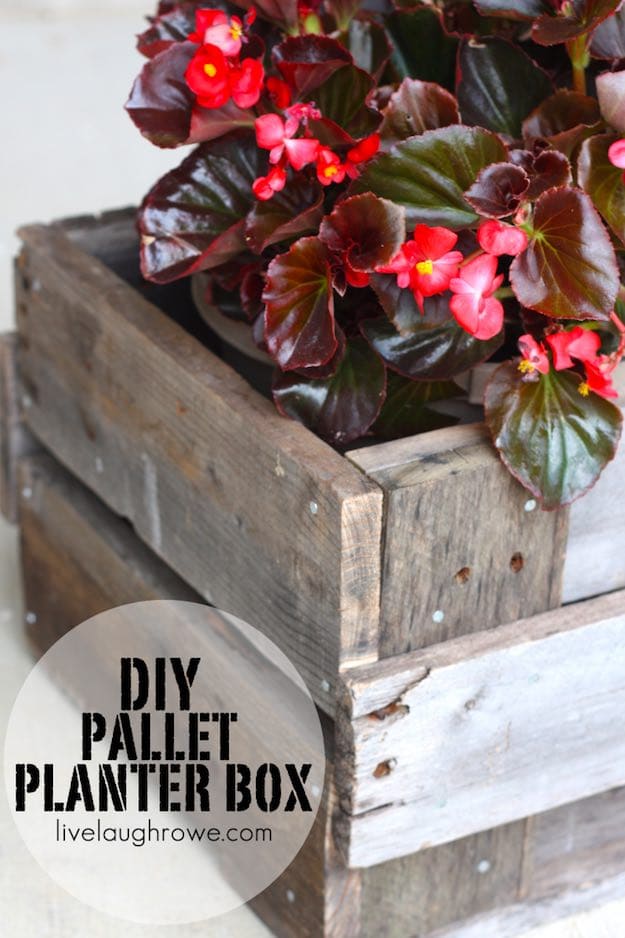17 Creative DIY Pallet Planter Ideas for Spring DIY Projects