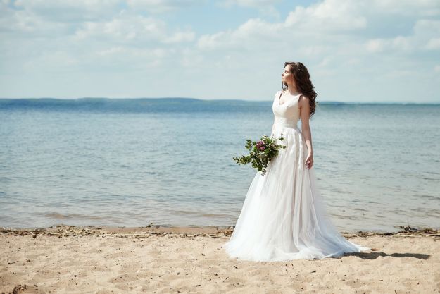Wedding Dresses | Unique Summer Beach Wedding Ideas