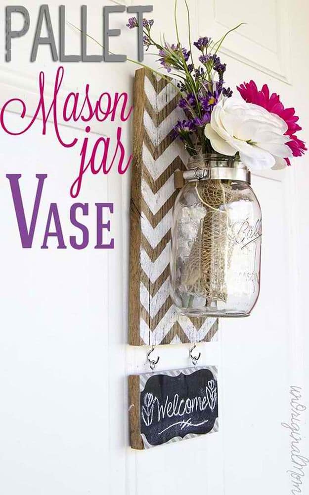 Chevron Pallet Mounted Hanging Mason Jar Vase | Easy Crafts To Make And Sell