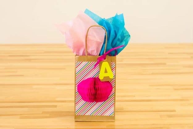 The 3-D Paper Present Bag | Awesome Gift Wrapping Ideas | Gift Wrapping Tutorials