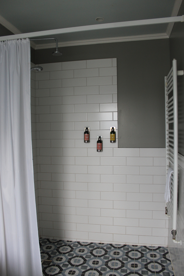 Diy Bathroom Tile Ideas Projects, How To Lay Tile On A Bathroom Wall