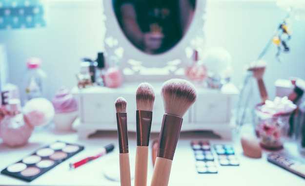Check out 11 DIY Makeup Brush Cleaner And Other Handy Cleaning Hacks at https://diyprojects.com/diy-makeup-brush-cleaner/