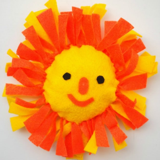 Make A No Sew Sun Pillow | Easy And Fun Summer Crafts | DIY Projects