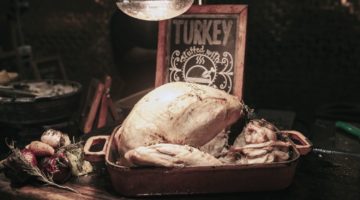thanksgiving turkey in a table | The Best Thanksgiving Turkey Recipe Ever! | thanksgiving turkey recipe | best thanksgiving turkey recipe ever | Featured
