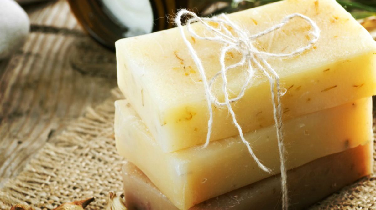 Homemade soap | Christmas Gifts For Girlfriend | DIY Gifts For Your BFF