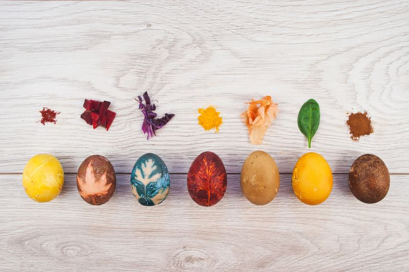 natural-dye-colored-easter-eggs | easter egg art