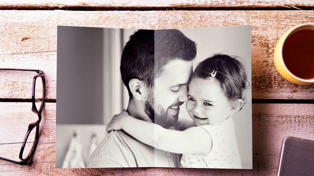 Picture of father holding his daughter | Father's Day Cards | DIY Ideas And Designs | Featured