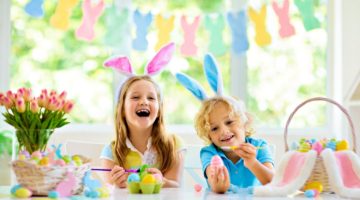 Children in bunny ears dye colorful egg for Easter hunt | Fun And Easy Summer Crafts For Kids | Featured