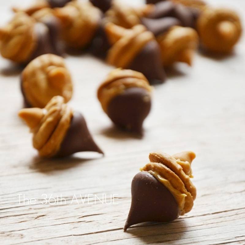 Choco-Peanut Butter Acorns Thanksgiving | unique thanksgiving desserts