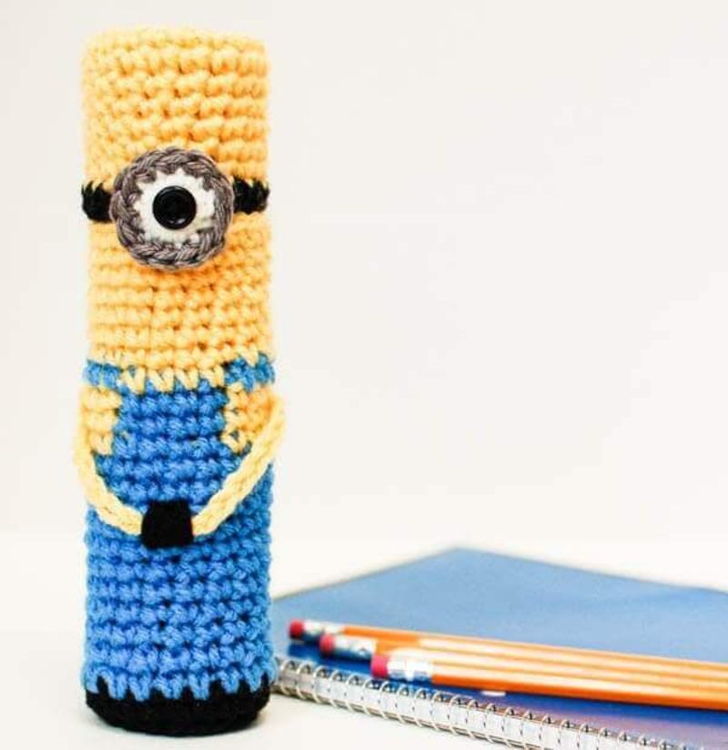 crochet-minion-pencil-case | toilet paper roll crafts fall