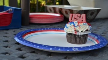 Patriotic Cupcake | Sweet 4th Of July Cupcakes You Can Whip Up For You And Your Kids | 4th of july cupcake recipes | Featured