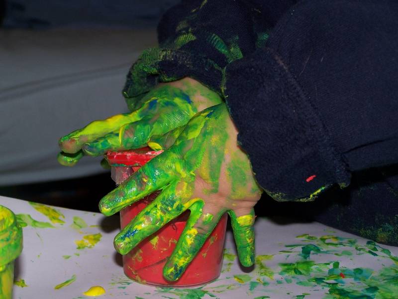 painting-hands-child-artwork 