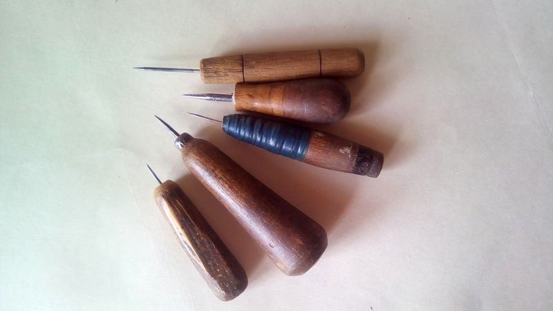 close-set-five-awls-old-tools | tools for leather crafting