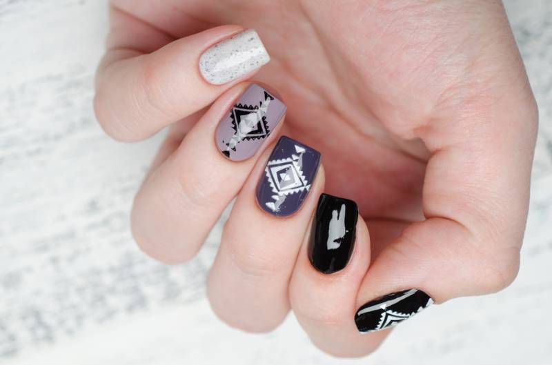 manicures-scandinavian-style-black-white-gray | 9 Simple Cricut Projects To Make