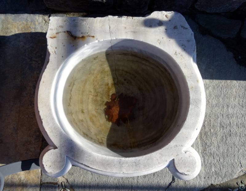 old-white-marble-turkish-bath-hammam | 9 Ways To Build A DIY Bird Bath On A Budget