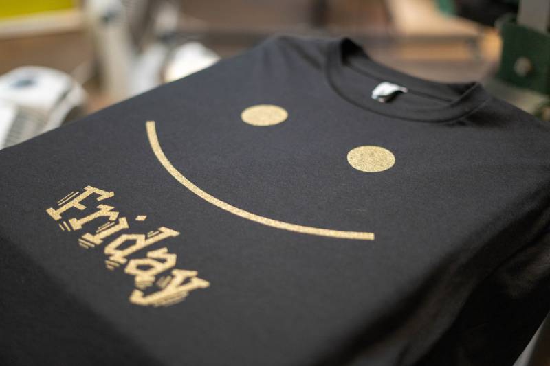 Siebdruck-T-Shirt-Design | Cricut-Projekte für Anfänger und größere Kinder