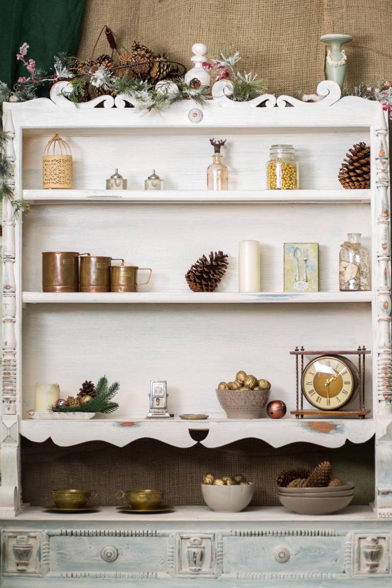 stylish-antique-decor-pine-cones-white | 11 DIY Coffee Bar Ideas For Your Home