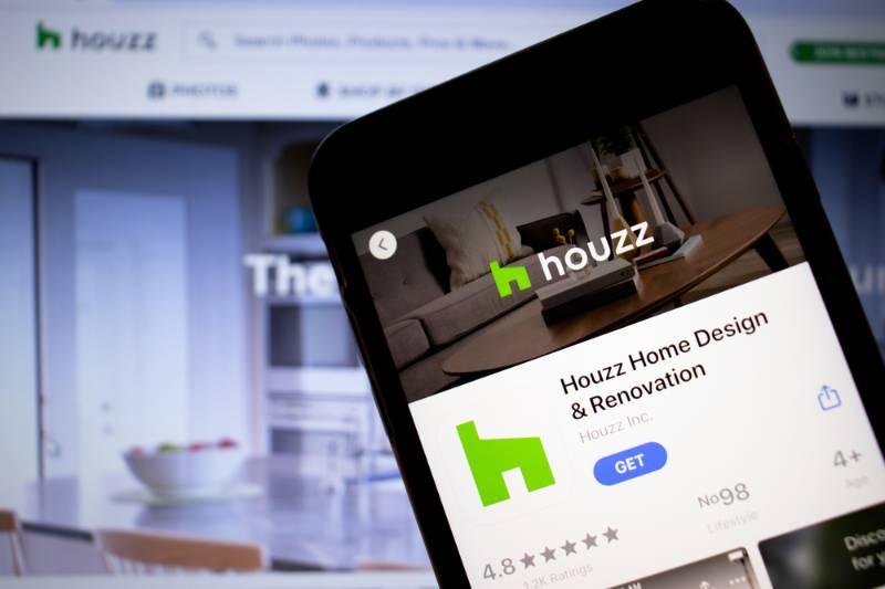 Mobile phone with Houzz Home Design icon on screen | apps for home improvement