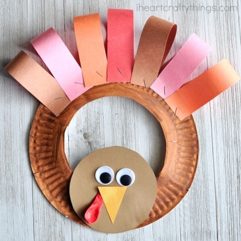  thanksgiving art projects for kindergarten | paper-plate-thanksgiving-turkey-wreath 