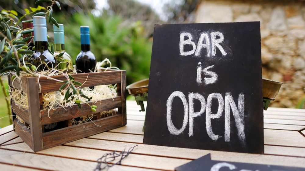 bar-open-sign-vintage-wooden-crate | DIY Wood Pallet Bar Project | Featured
