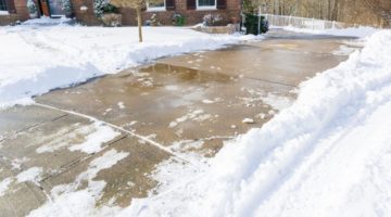 long-steep-driveway-kentucky-after-snow | 7 Homemade Deicer Products For Your Frozen Driveways | Featured