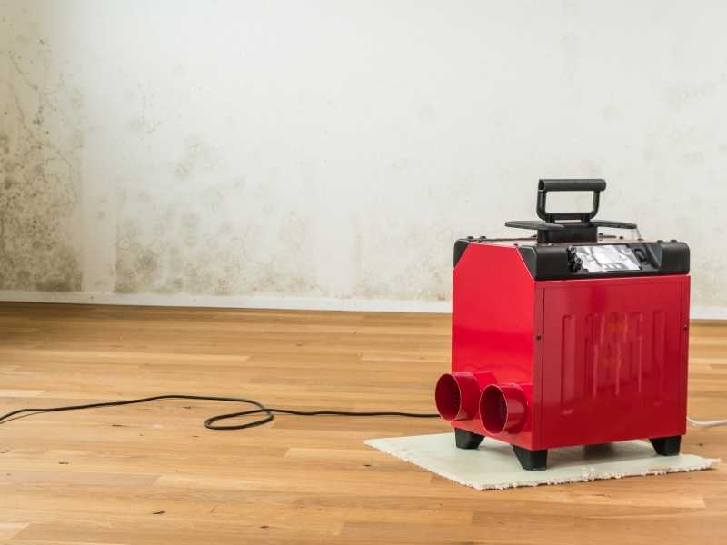 MADVaLHeQsY-red-dehumidifier-in-an-empty-apartment-room | fiberglass insulation for crawl space