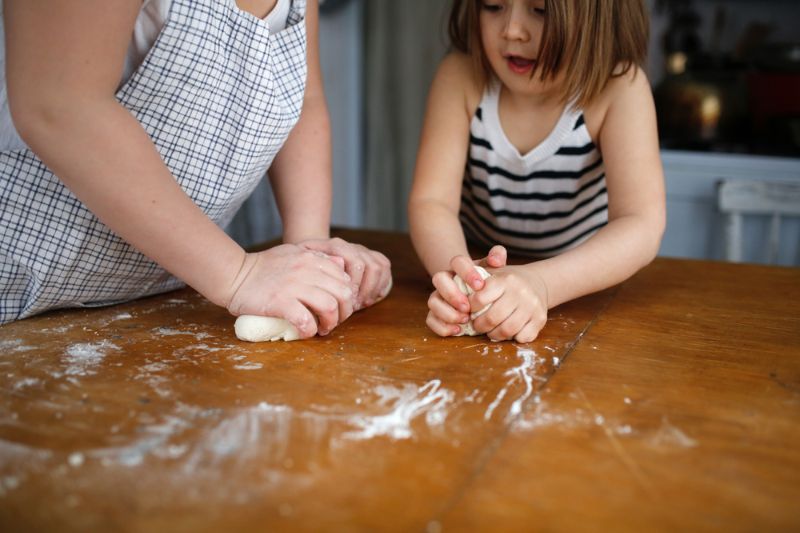 children-make-dough-daughters-help-mom | salt dough creations