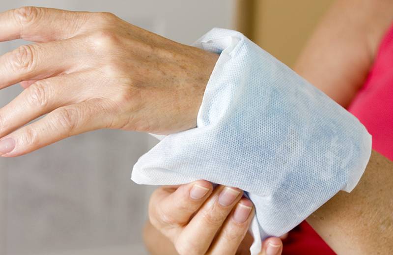 hot-therapy-elderly-person | diy rice heating pad