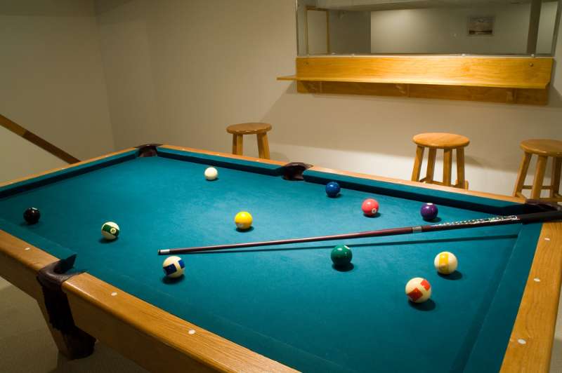 pool-basement-little-rest-during-game | woodworking project
