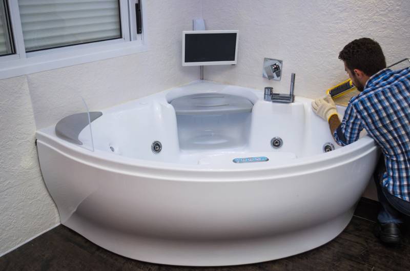 11 Budget Friendly Diy Hot Tub Ideas, How To Make A Jacuzzi Bathtub