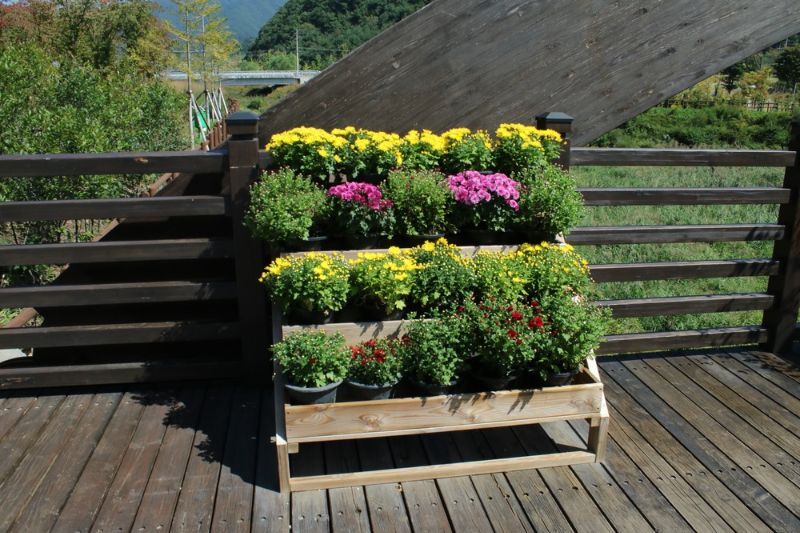 4-tier-plant-stand-garden | diy planter