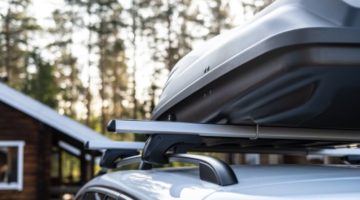 closed-assembled-roomy-trunk-cargo-box | How To Build A DIY Roof Rack For Your Vehicle | Featured