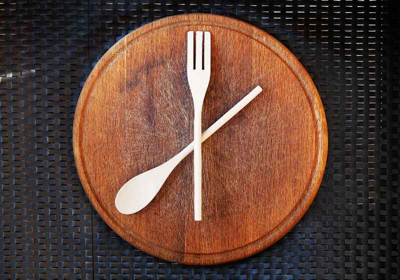 Wooden cutting board, spoon and fork | Cutting Board Clocks