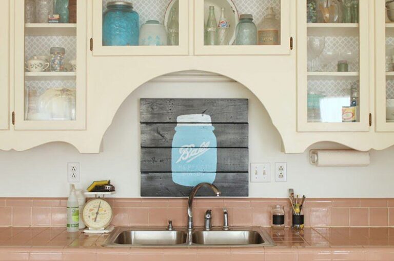 Featured | 7 Simple Hand-Painted DIY Projects You Need to Try