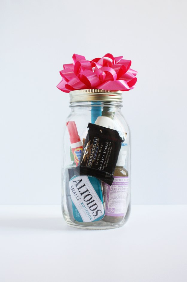 Mothers Day Gifts Mommy Survival Kit Care Package | diyprojects.com/mason-jar-mommy-survival-kit/