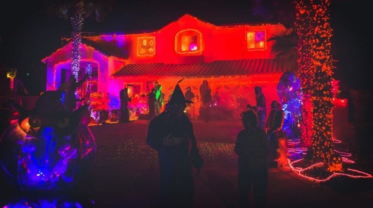 Feature | Spooky And Fun DIY Ideas To Throw A Halloween Party At Your House
