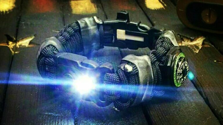 Paracord bracelet with LED light | Cool Paracord Projects | Featured