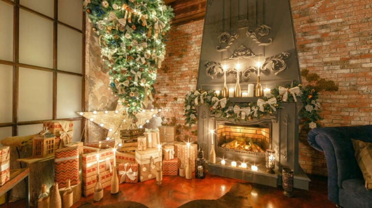 Alternative tree upside down on the ceiling | Our DIY Christmas Ideas Roundup | creative Christmas gifts | Featured