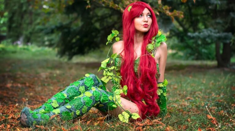 Feature | DIY Poison Ivy Costume
