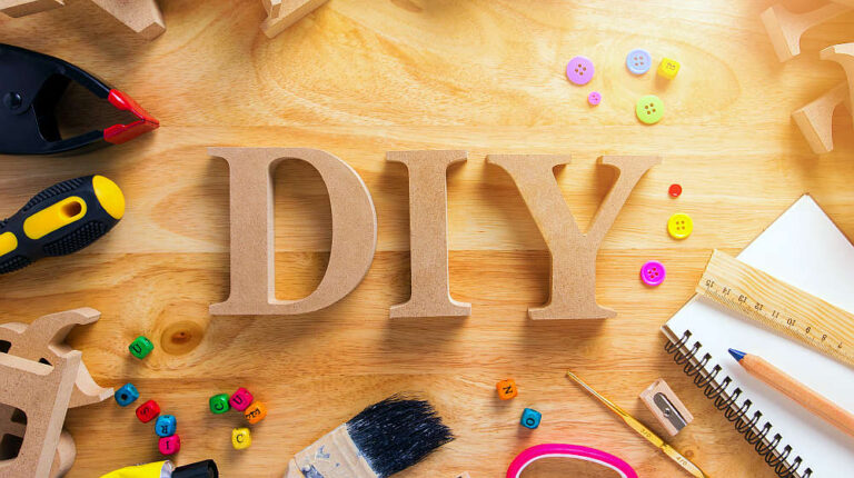 DIY Wood Font Style On a Wooden Workbench | DIY Craft Sites You'll Be Glad You Bookmarked | crafting websites and blogs | Featured