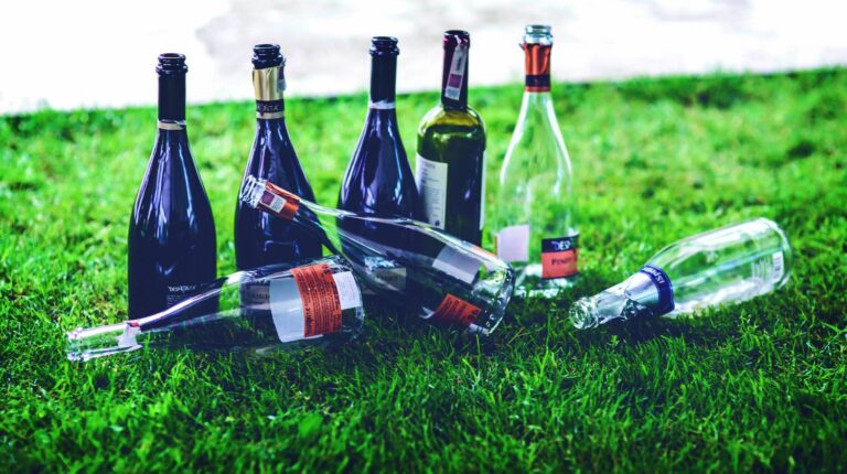 Featured | Empty wine bottles | Cool Recycling Projects With Glass Bottles | DIY Projects