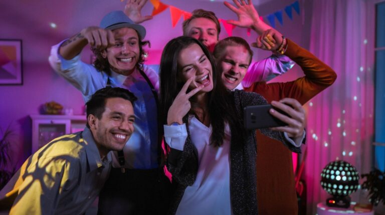 Happy Group of Young People Taking Collective Selfie at the Wild House Party | DIY Costumes For Teens | teenage dress up ideas | Featured