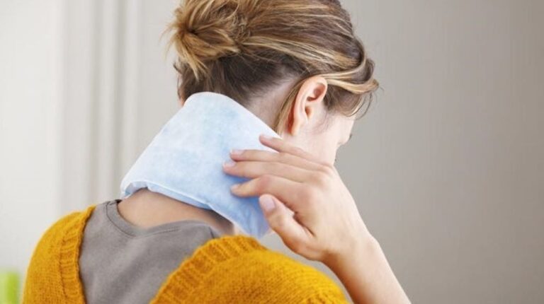 hot-therapy-woman| DIY Rice Heating Pad That Will Warm You Up This Winter | Featured